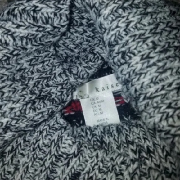 M | Reindeer Sweater - Picture 3 of 3